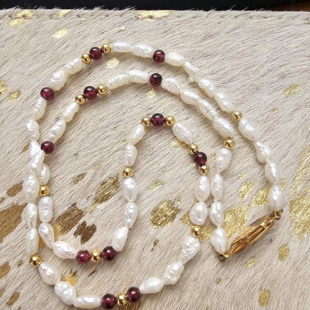 Vintage Rice Pearl & Genuine Garnet Beaded Necklace